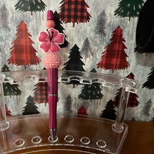 ✨New✨ Hand Beaded Flower Pen 🌺